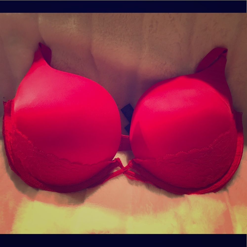 Victoria’s Secret, very sexy low plunging bra
